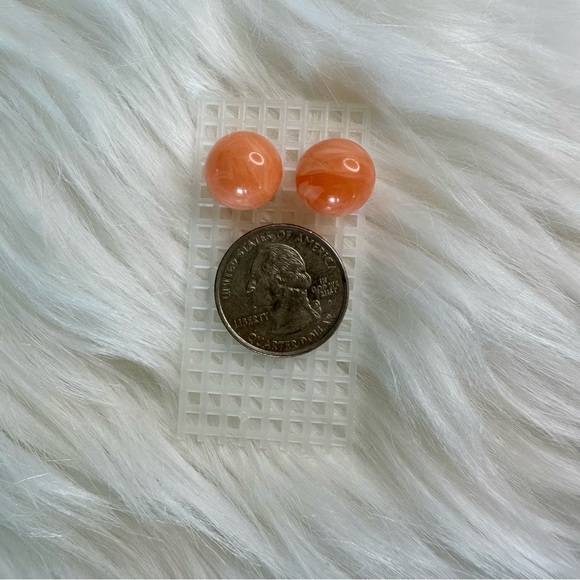Vintage AVON Coral “Marble” Fashion Pierced Earrings - Picture 3 of 7